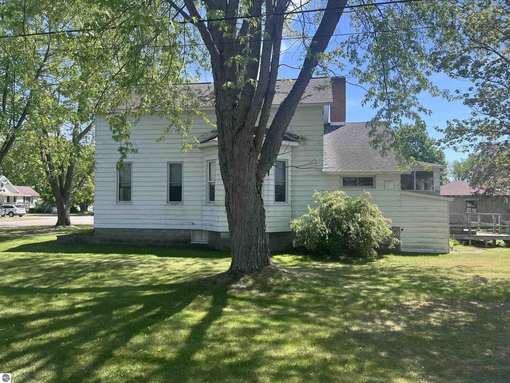200 Second Avenue, Tawas City