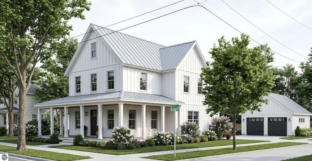 302 W Tenth Street, Traverse City
