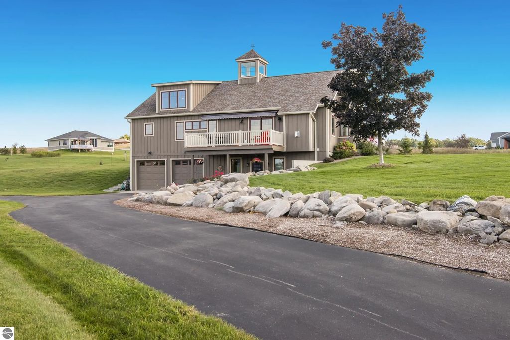 4740 E Water View Drive, Lake Leelanau
