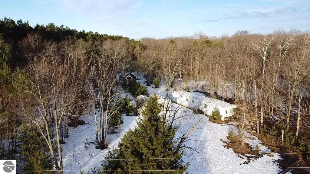 5766 Wallaker Road, Benzonia