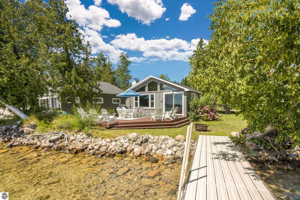 4614 Hopkins Lane, Kewadin