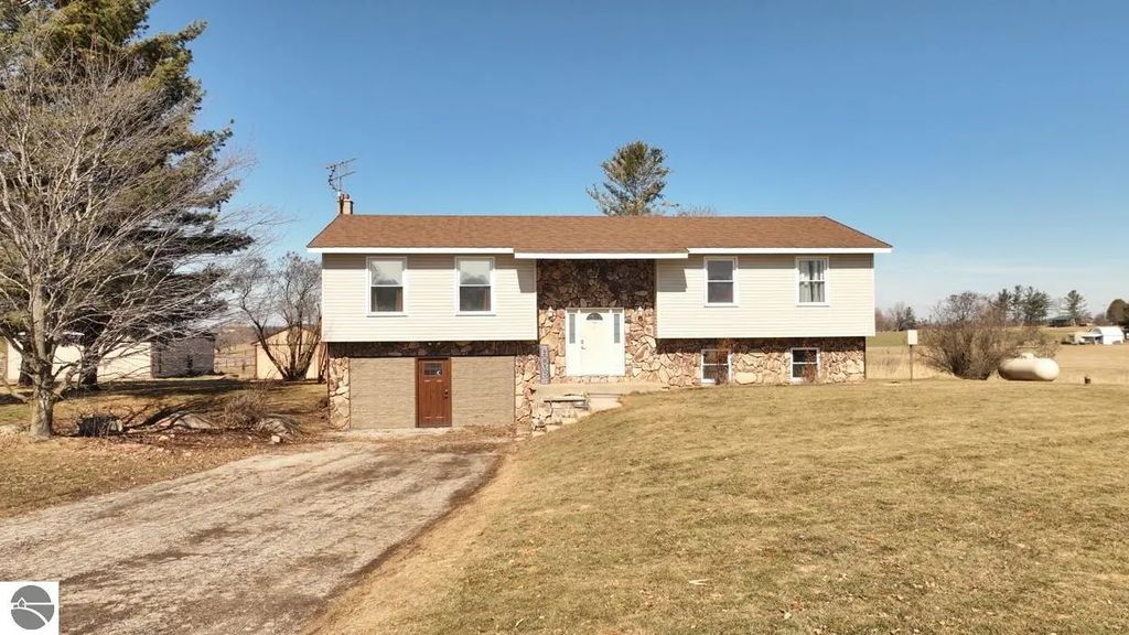 4775 E Coleman Road, Clare