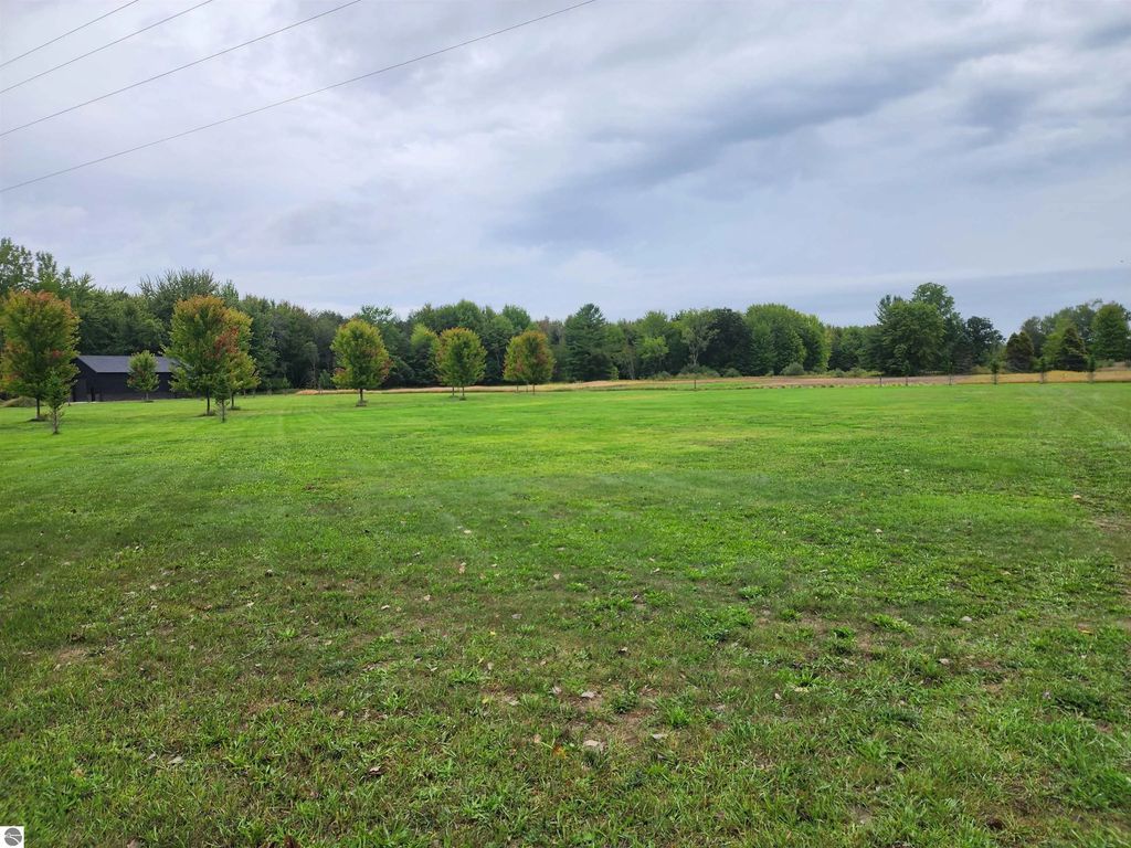 1873 S Loomis Road, Mt Pleasant
