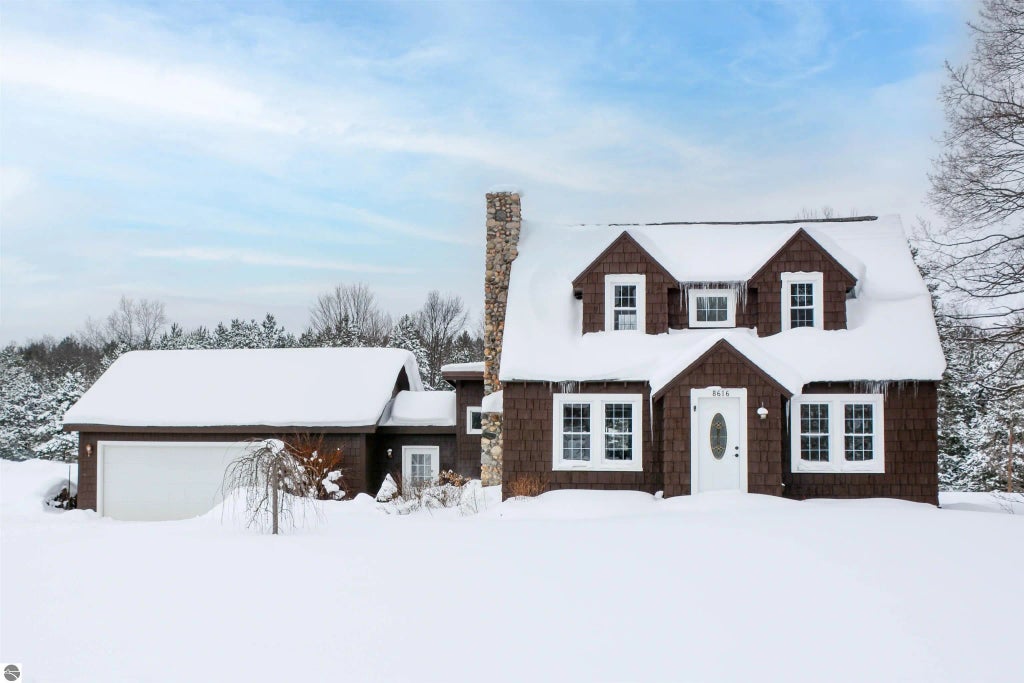 8616 Cedar Run Road, Traverse City