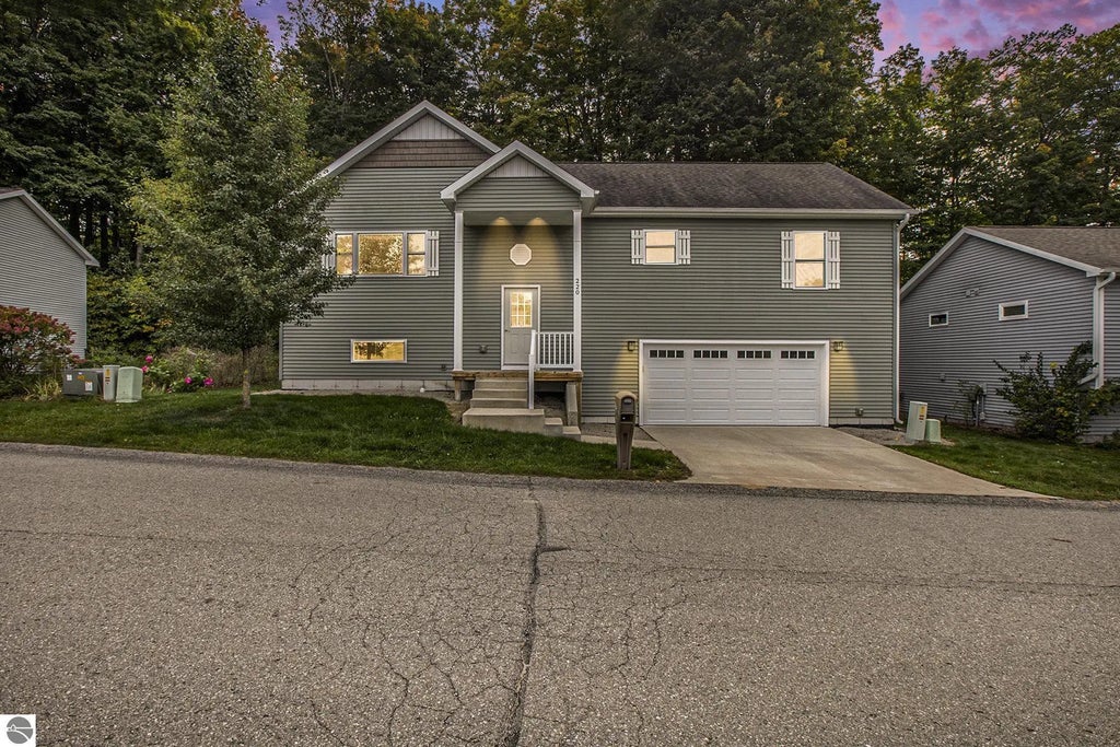 220 Parkview Drive, Kingsley