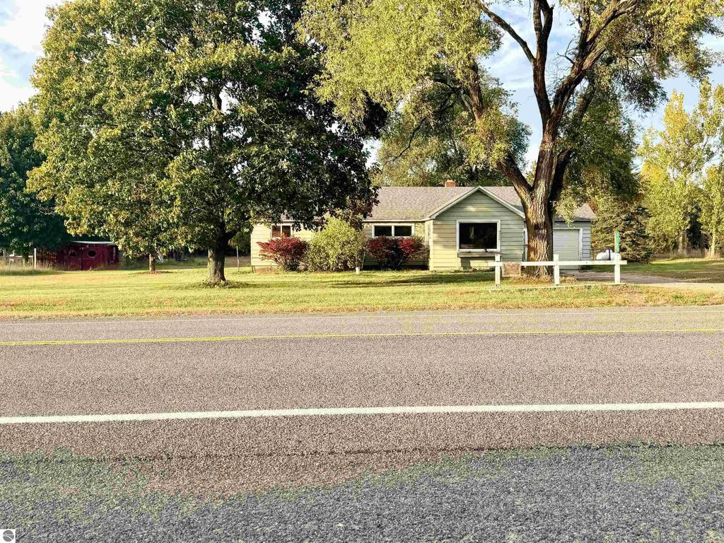 4774 W 16 Road, Mesick