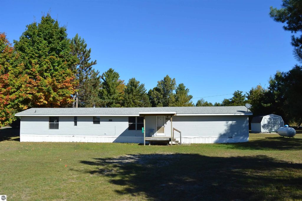 6017 Ne Myers Road, Kalkaska