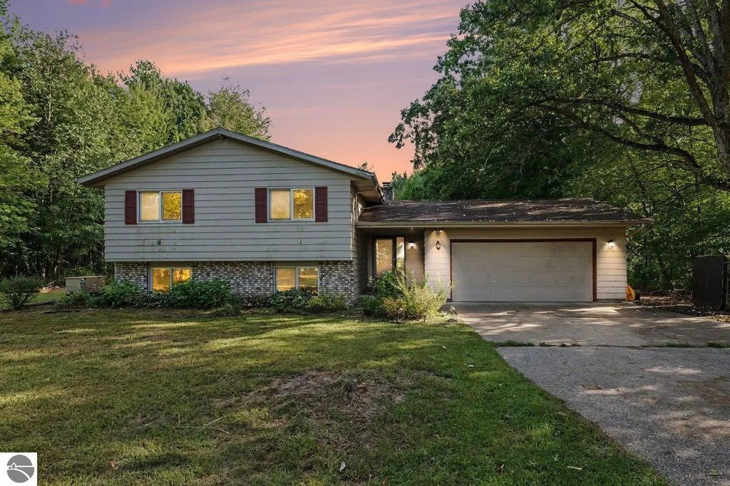 1171 W Olson Road, Midland