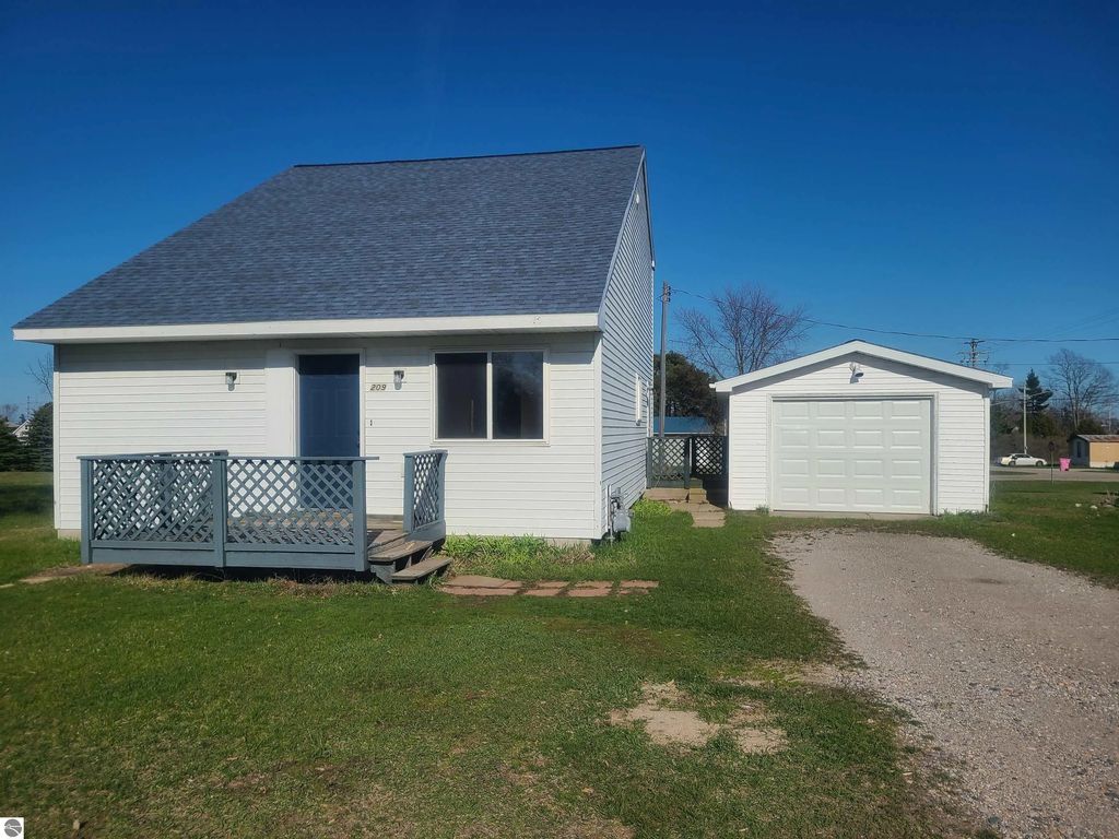 209 N 2nd Street, Oscoda