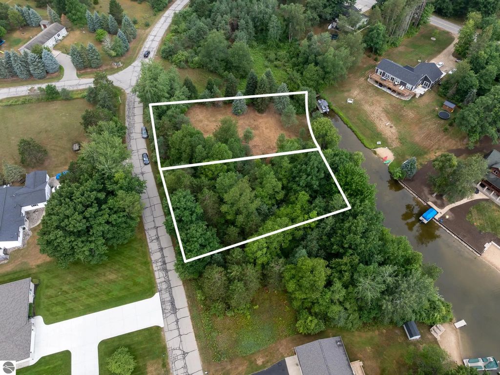 1009 Cantabrian Drive, Weidman