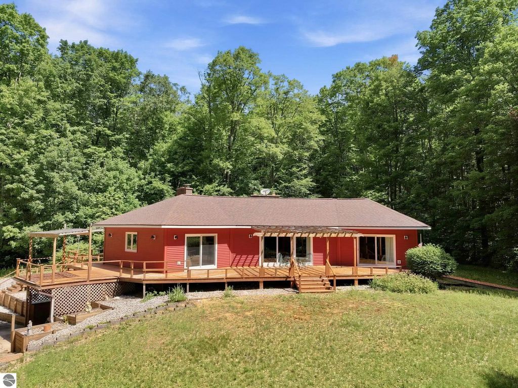 9940 N Vandermeulen Road, Lake City