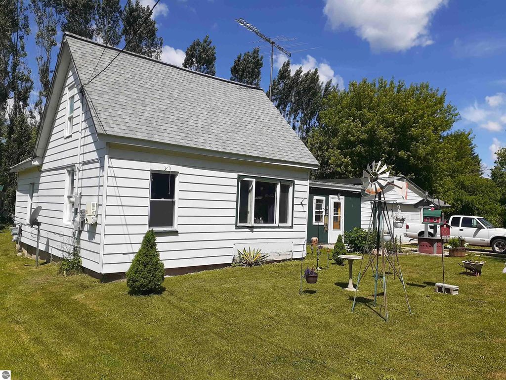 217 Clyde Street, Omer