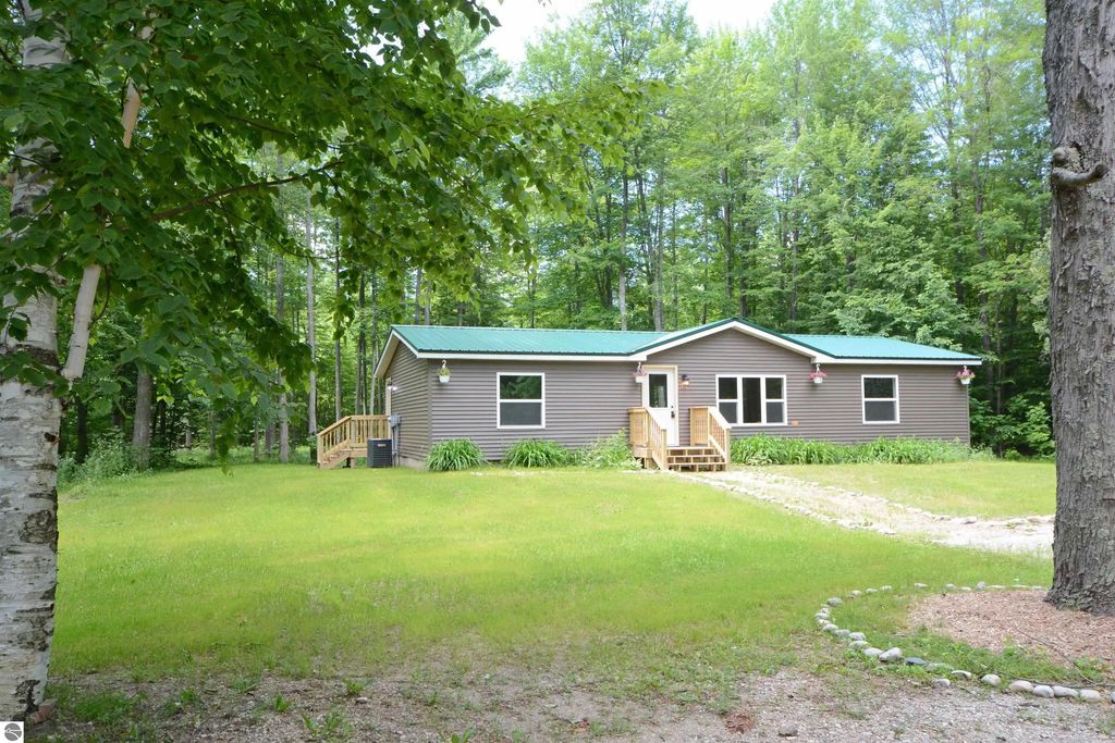 7273 Cadillac Highway, Benzonia