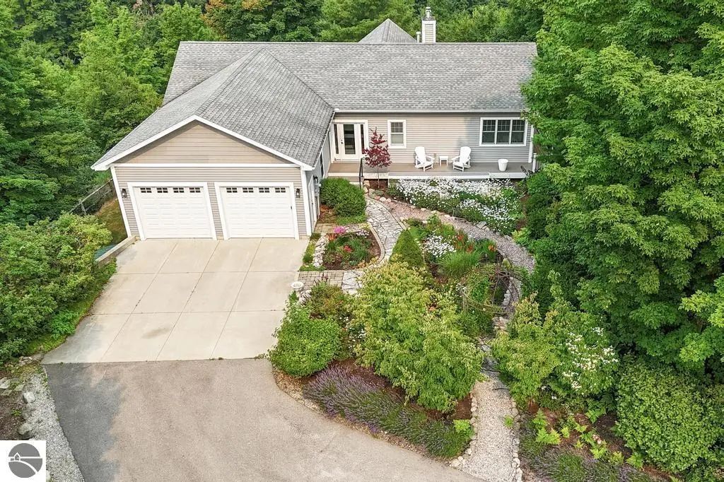 2455 E Meander Lane, Cedar