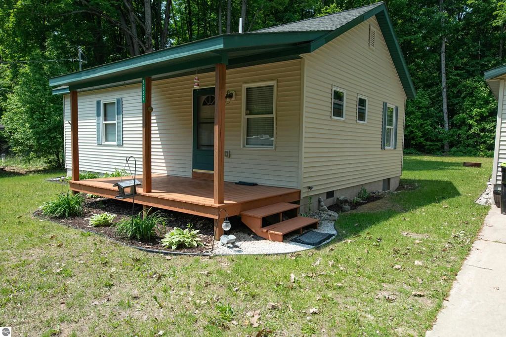 4862 E Circle Drive Ne, Kalkaska