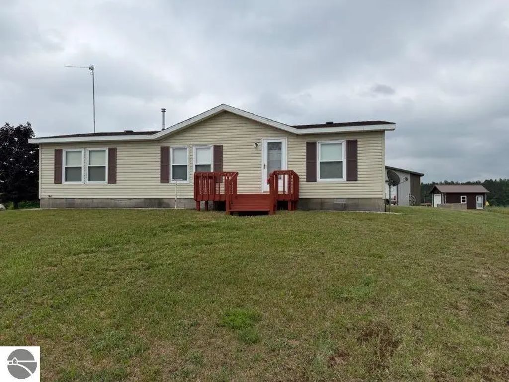 2324 Krumlauf Road, Kalkaska
