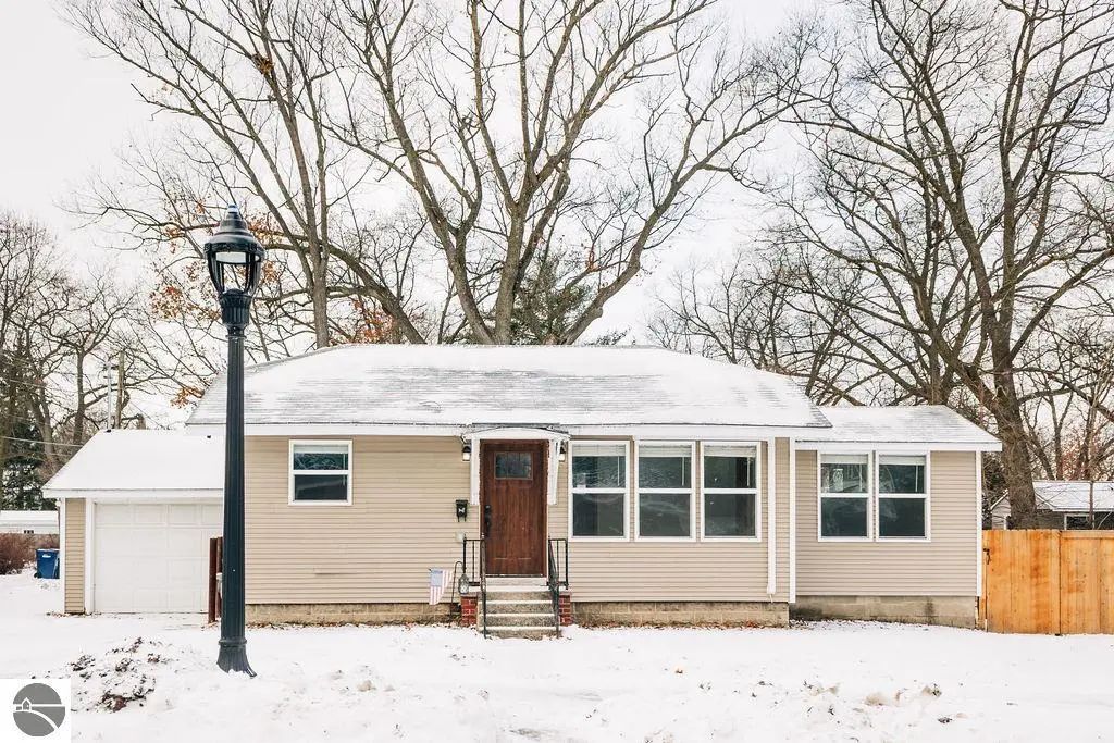 210 Rose Street, Traverse City