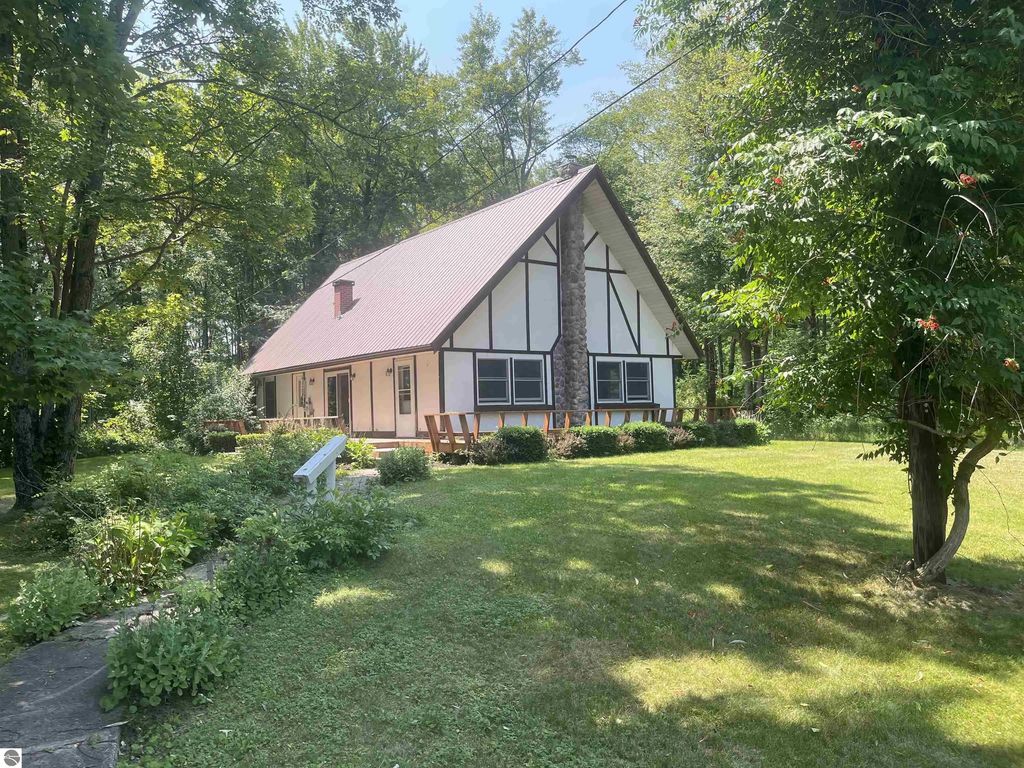 2354 E Huron, Au Gres