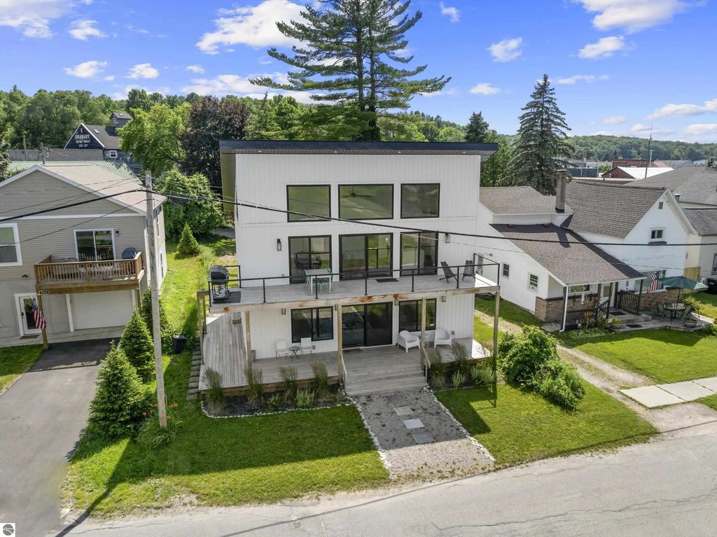 7323 Clark Street, Beulah