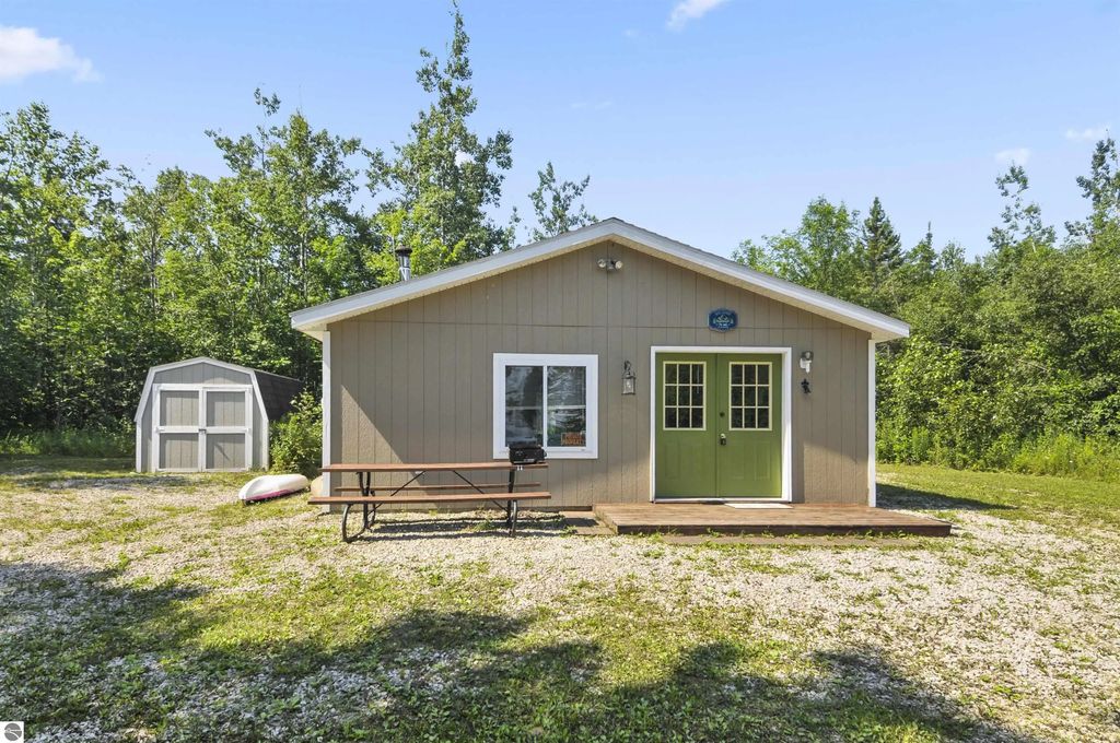 22542 N Us-23, Ocqueoc