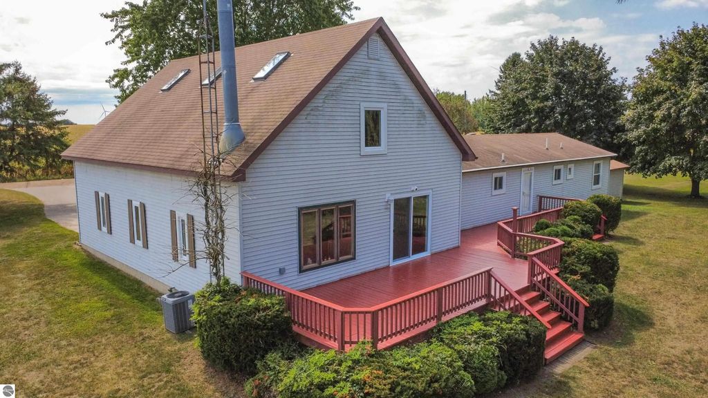 10951 E Remick Road, St Louis