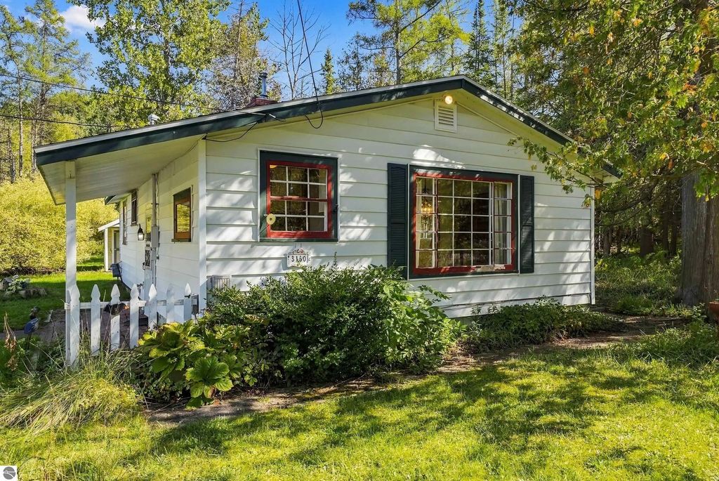 3150 N Four Mile Road, Traverse City