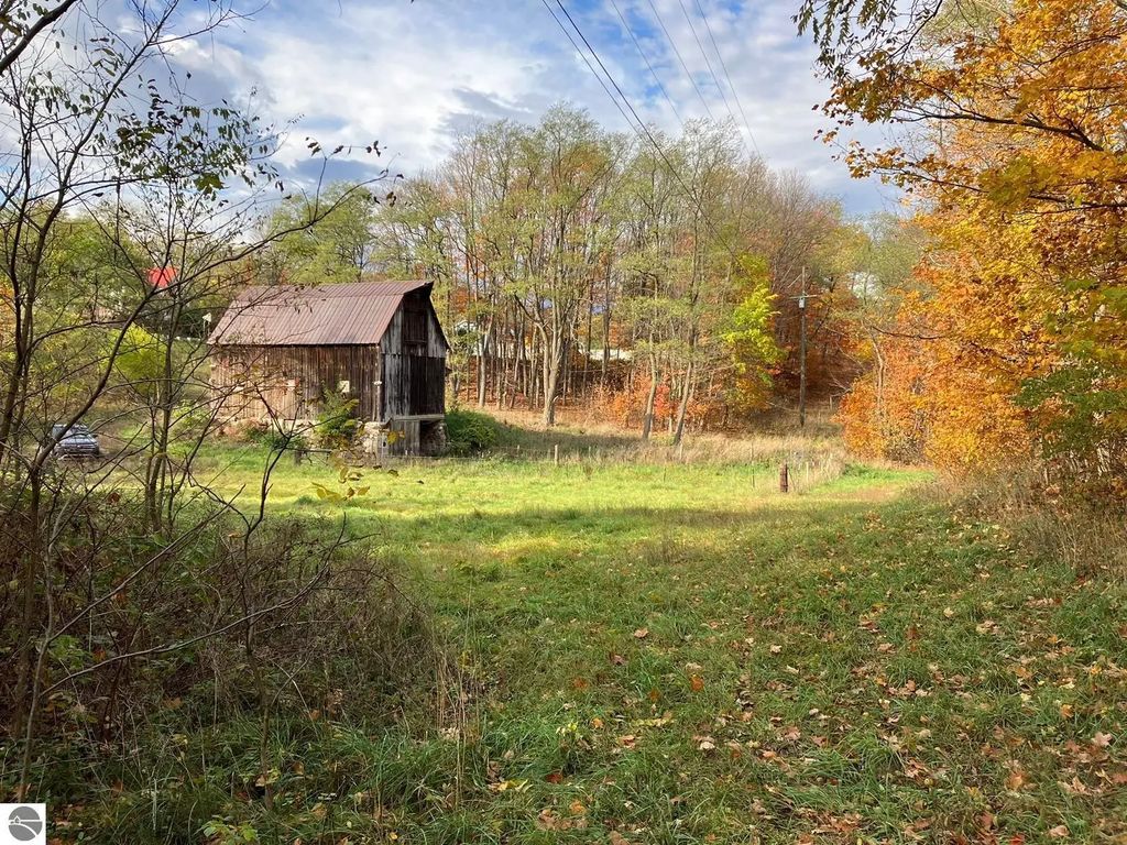 7699 Benzie Highway, Benzonia