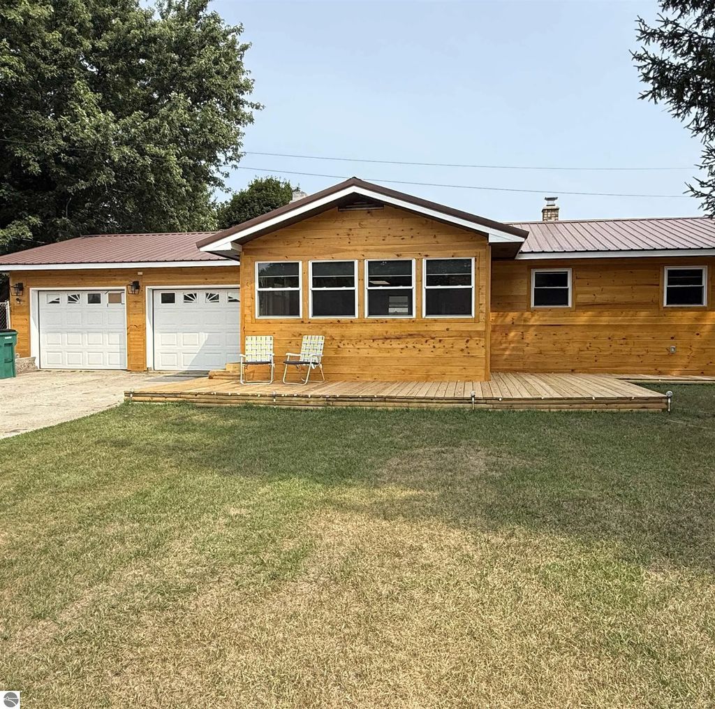 702 Ash Street, Luther