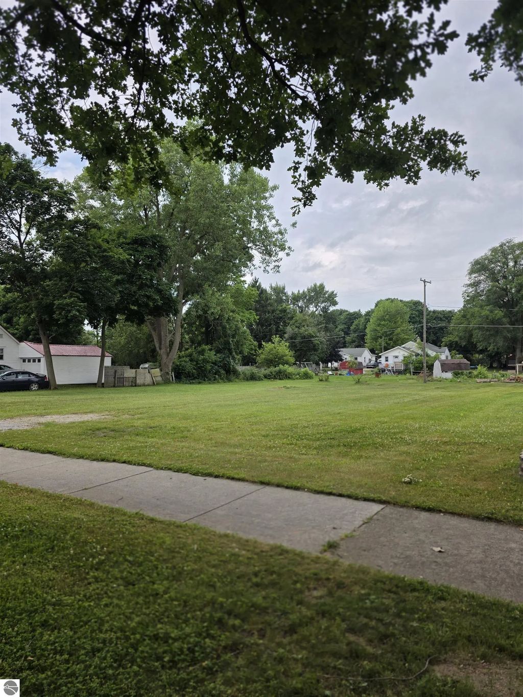 111 Grove, Alma