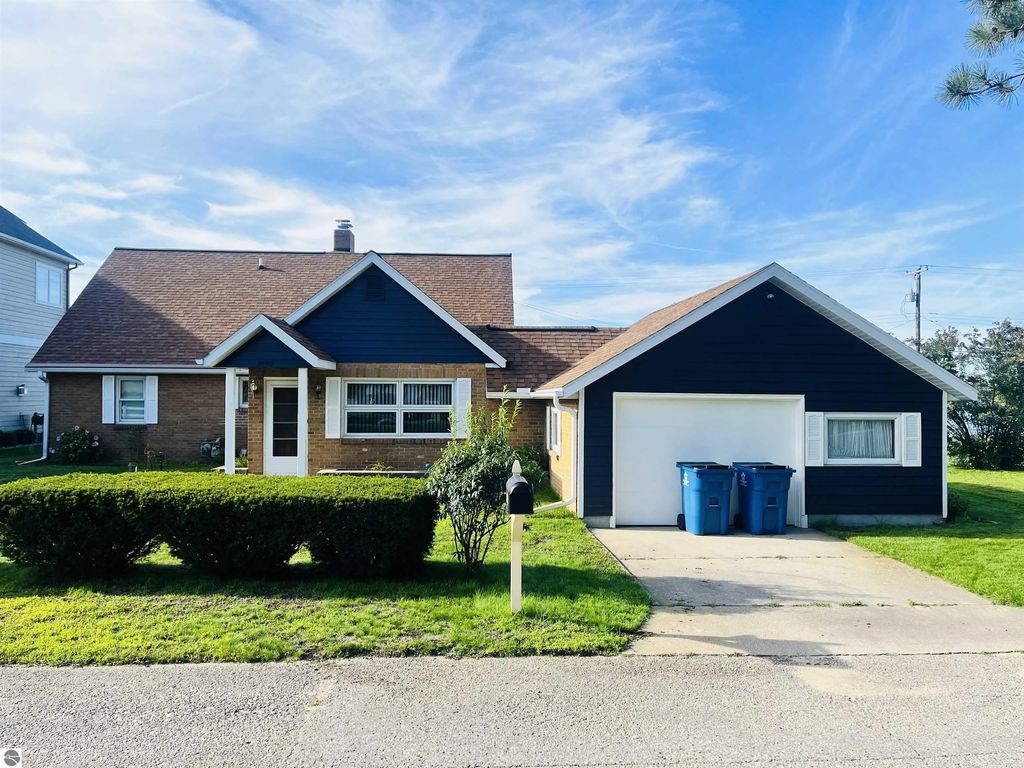 2009 Sunnyside Drive, Cadillac