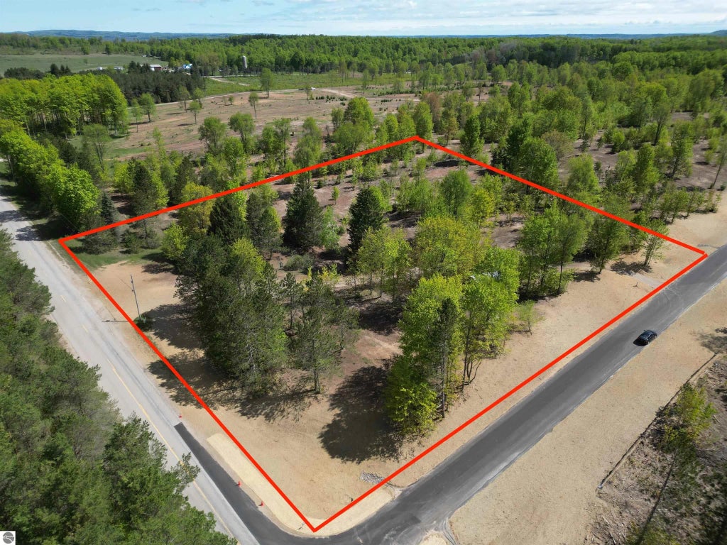 1007 E Solaris Way, Maple City