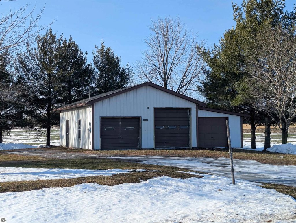 1475 Reed Road, Sterling