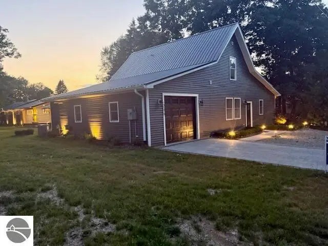 206 Joliet Avenue, Houghton Lake