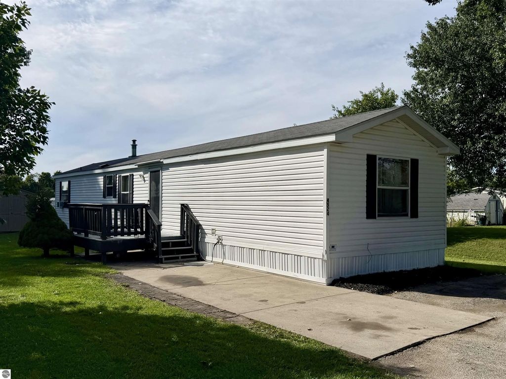 4524 Goldenrod Drive, Traverse City