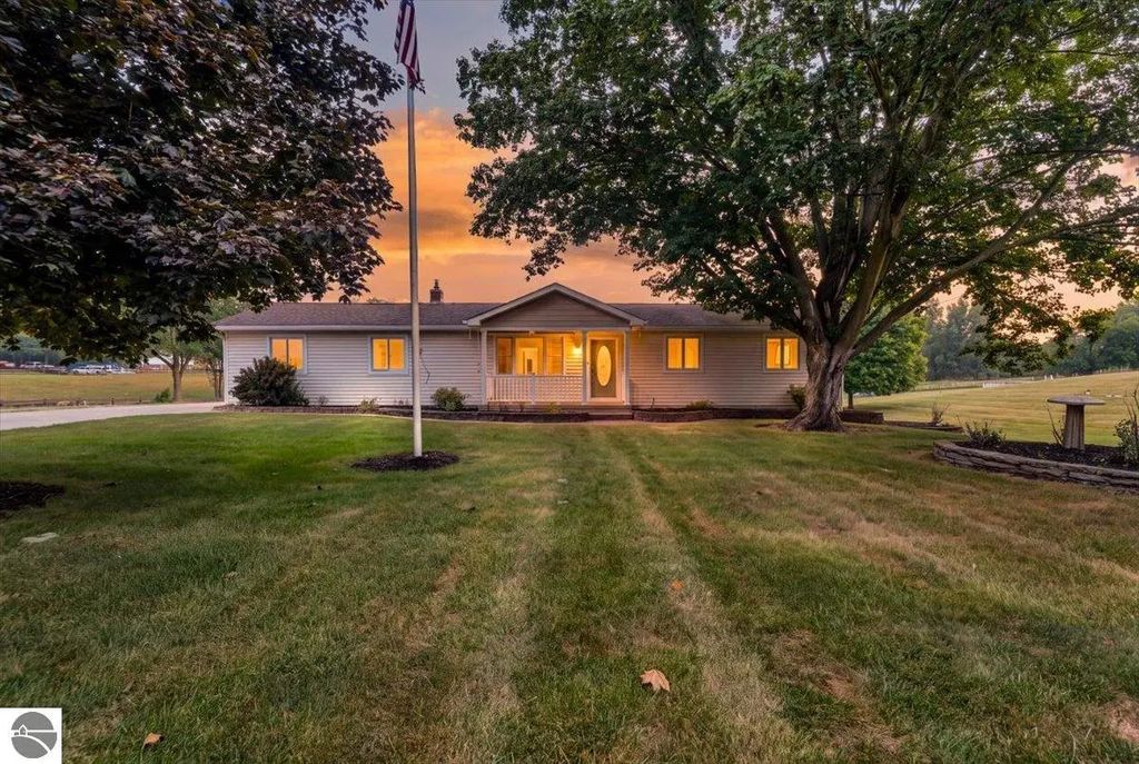 12789 12 Mile Road, South Lyon