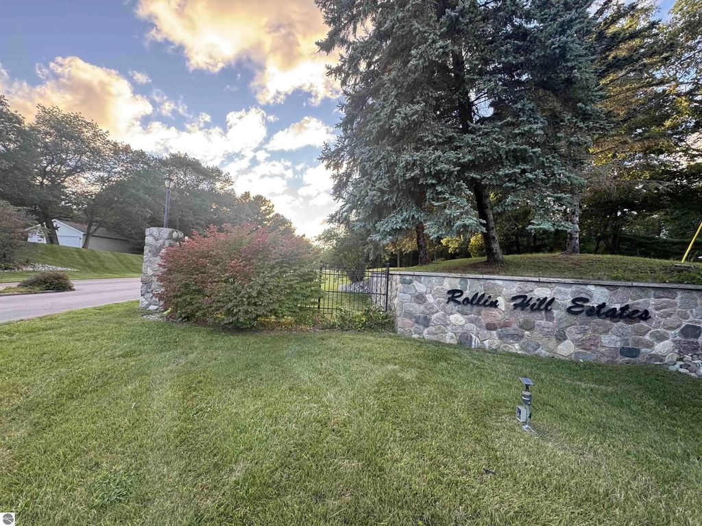 Rollin Hill Court, Oscoda