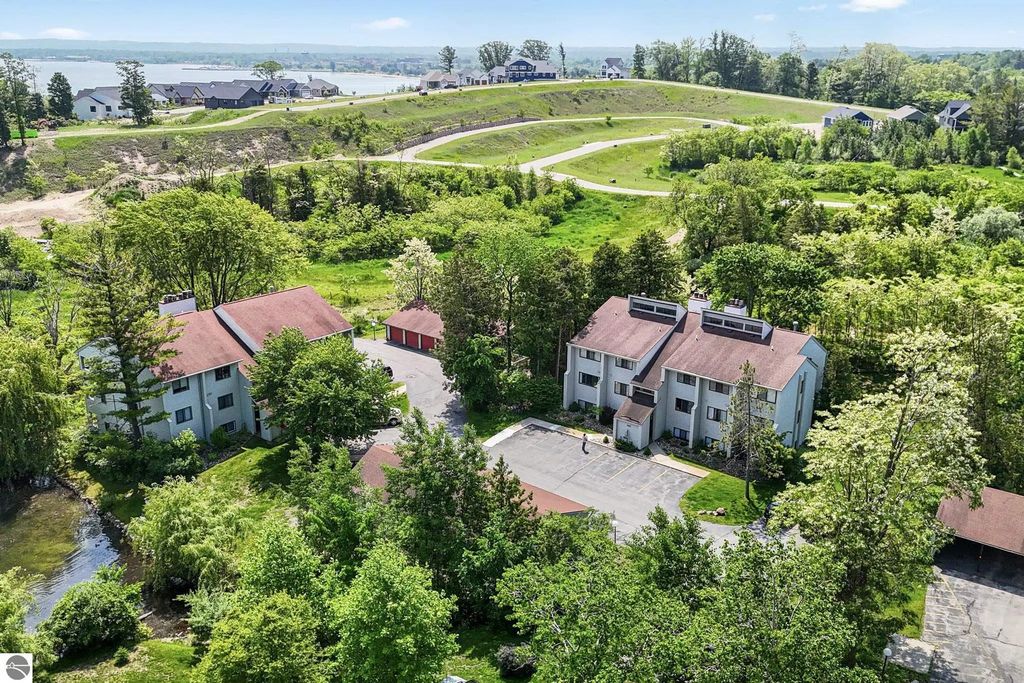 13662 S Thorn Creek Drive #15, Traverse City