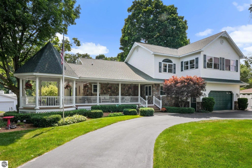 5161 Silver Pines Road, Traverse City