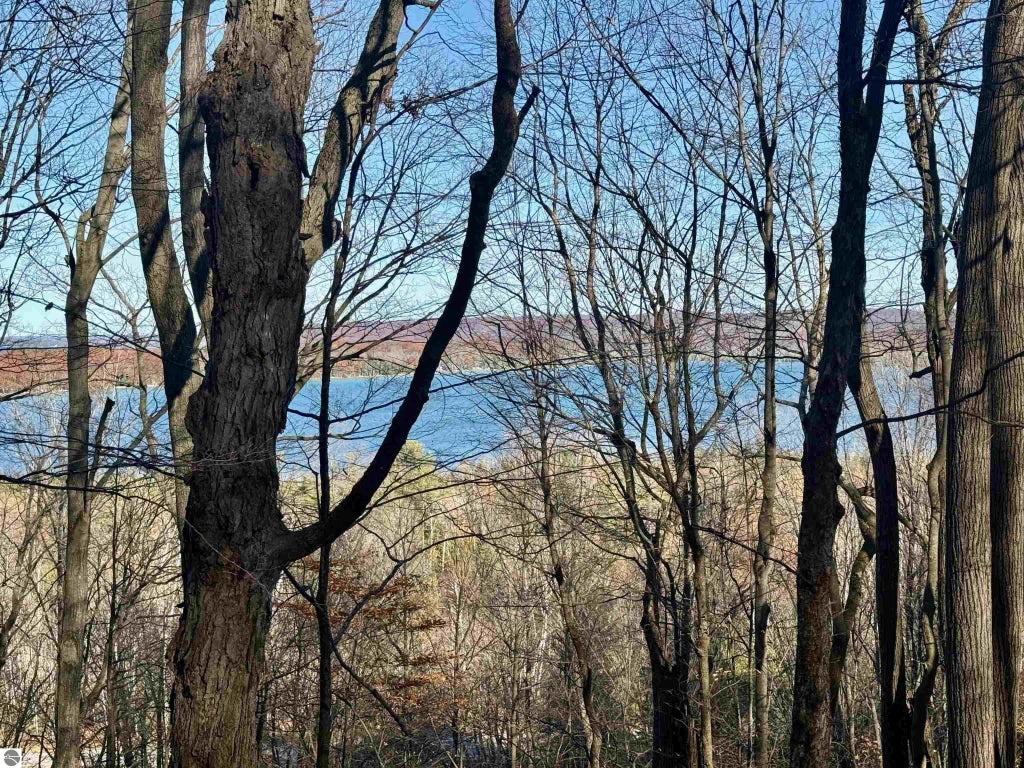 W Harbor Highway, Maple City