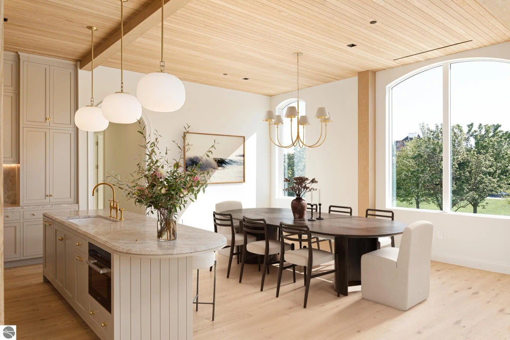 111 E State Ph B, Traverse City