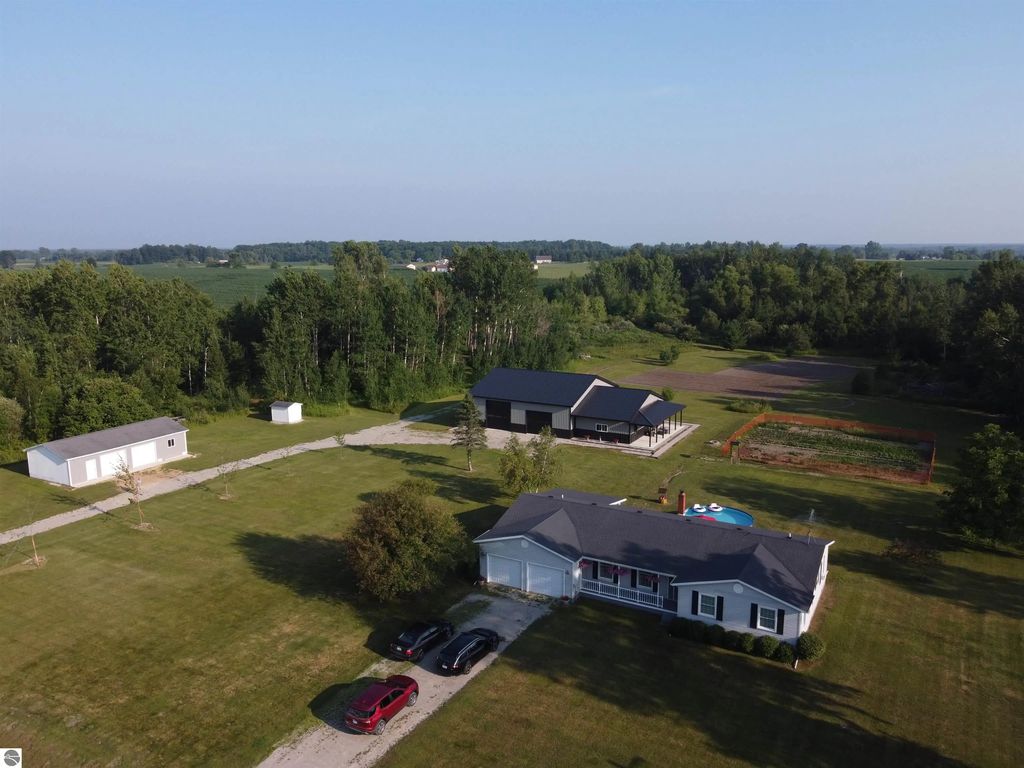 4041 Berry Road, Sterling