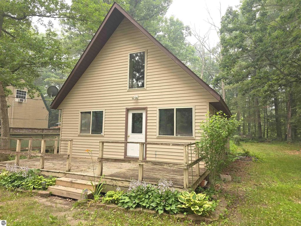 3185 Allen Road, Hale