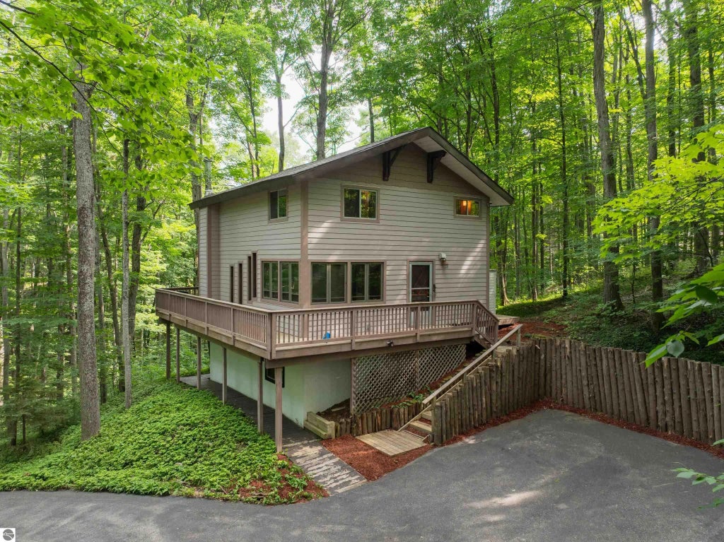 4001 Deskin Drive, Bellaire