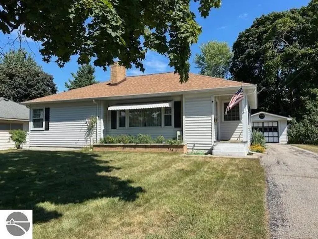 412 Wadsworth Street, East Tawas