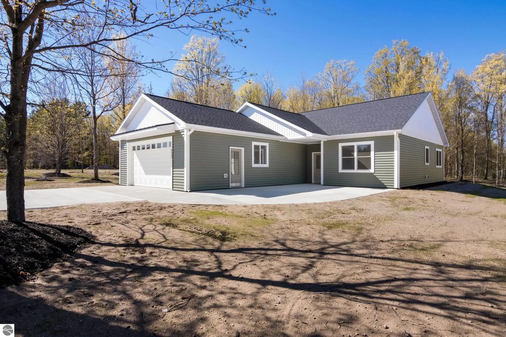 6533 Jeffrey Place, Grawn