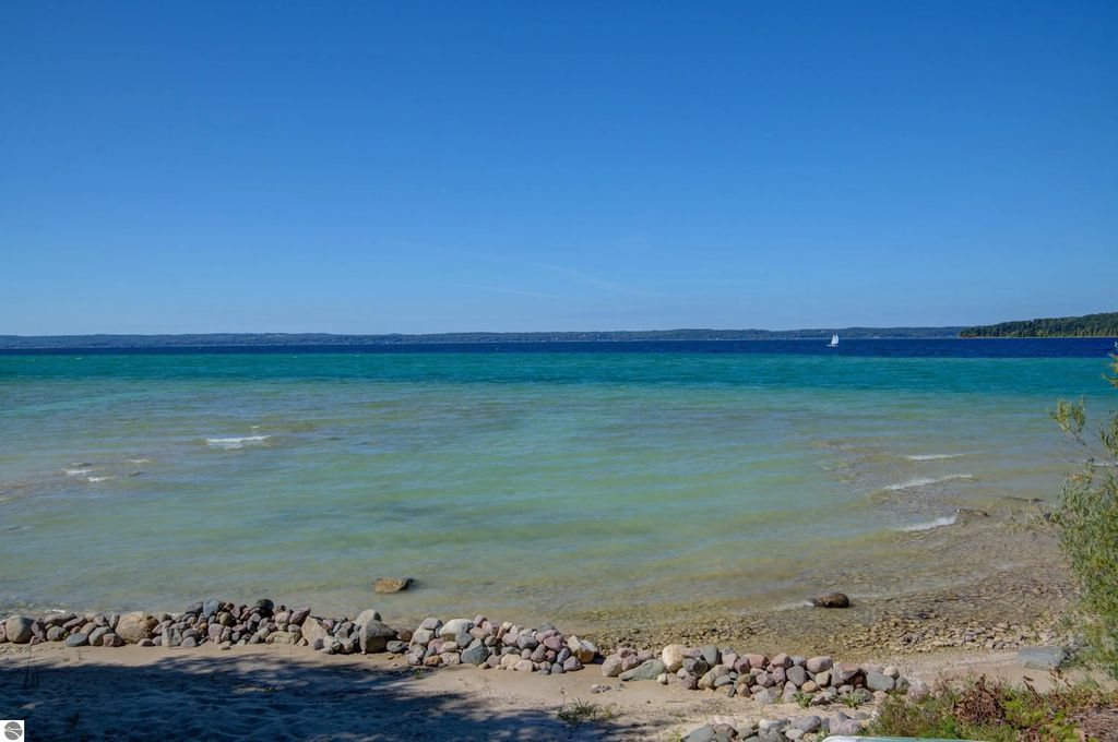 11455 Peninsula Drive, Traverse City