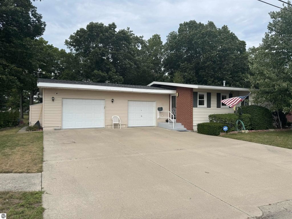 8010 4th Street A, Oscoda