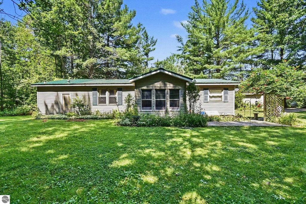 5082 Birch Lane, Hale