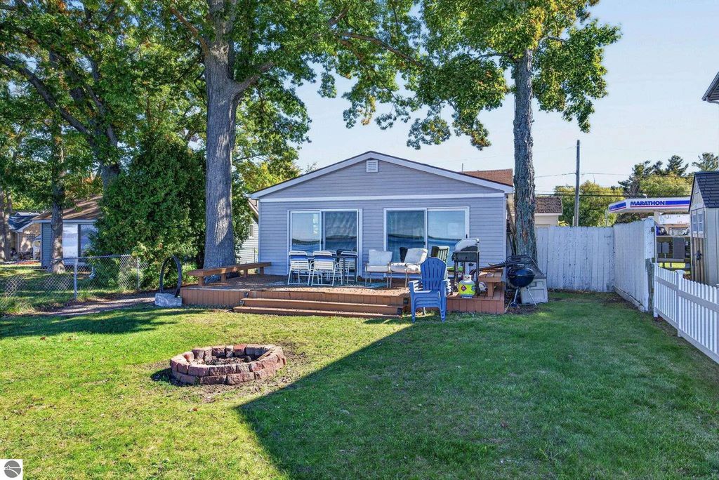 278 W Houghton Lake Drive, Prudenville