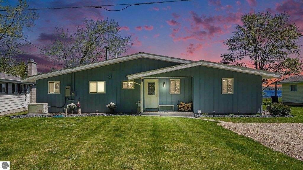 4440 Loon Lake Road, Hale